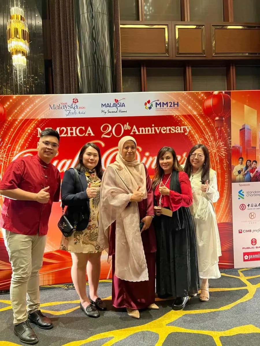MalaysiaVisaExpert.com team at a visa and residency event, photo 10